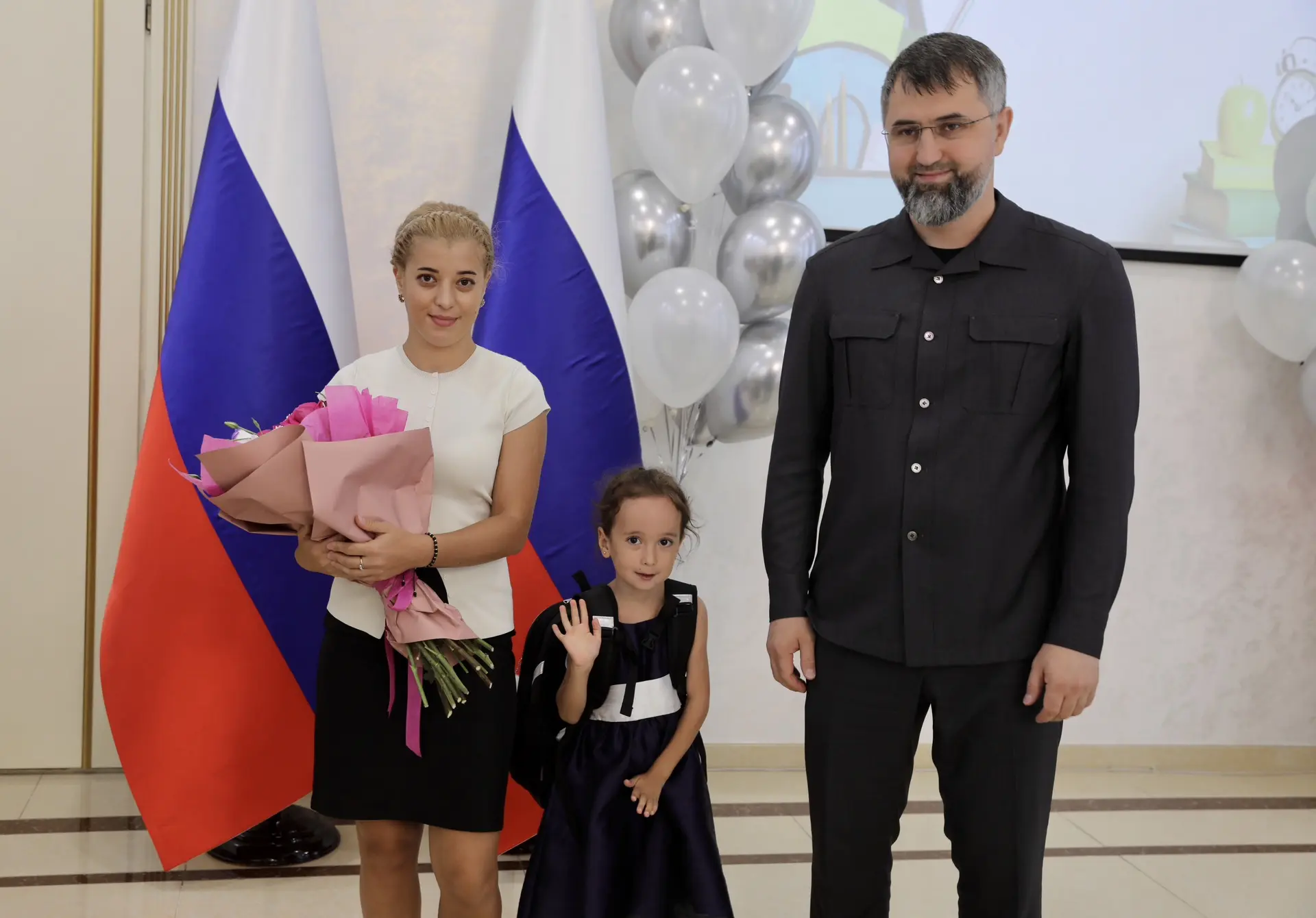 В Дагестане 25 первоклассников получили школьные наборы в рамках акции «Собери ребёнка в школу»