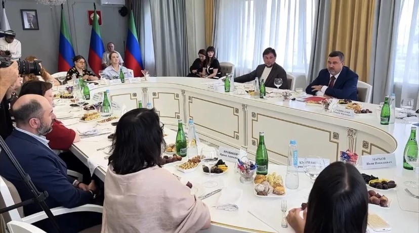 Фёдор Щукин встретился с участниками пресс-тура "Море+горы"