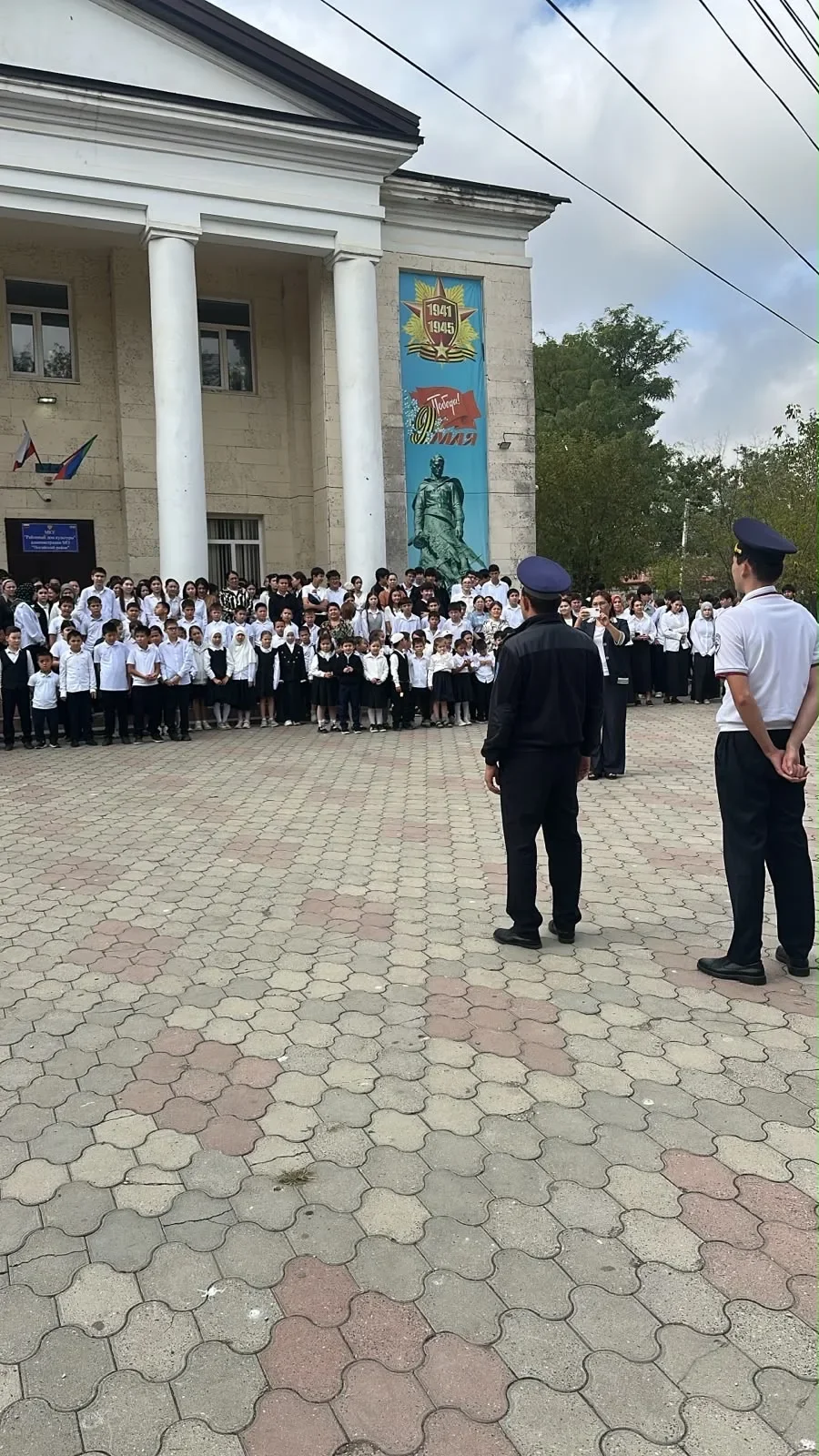 Сотрудники ОГИБДД ОМВД России по Ногайскому району провели мероприятие с детьми по  безопасности на дорогах