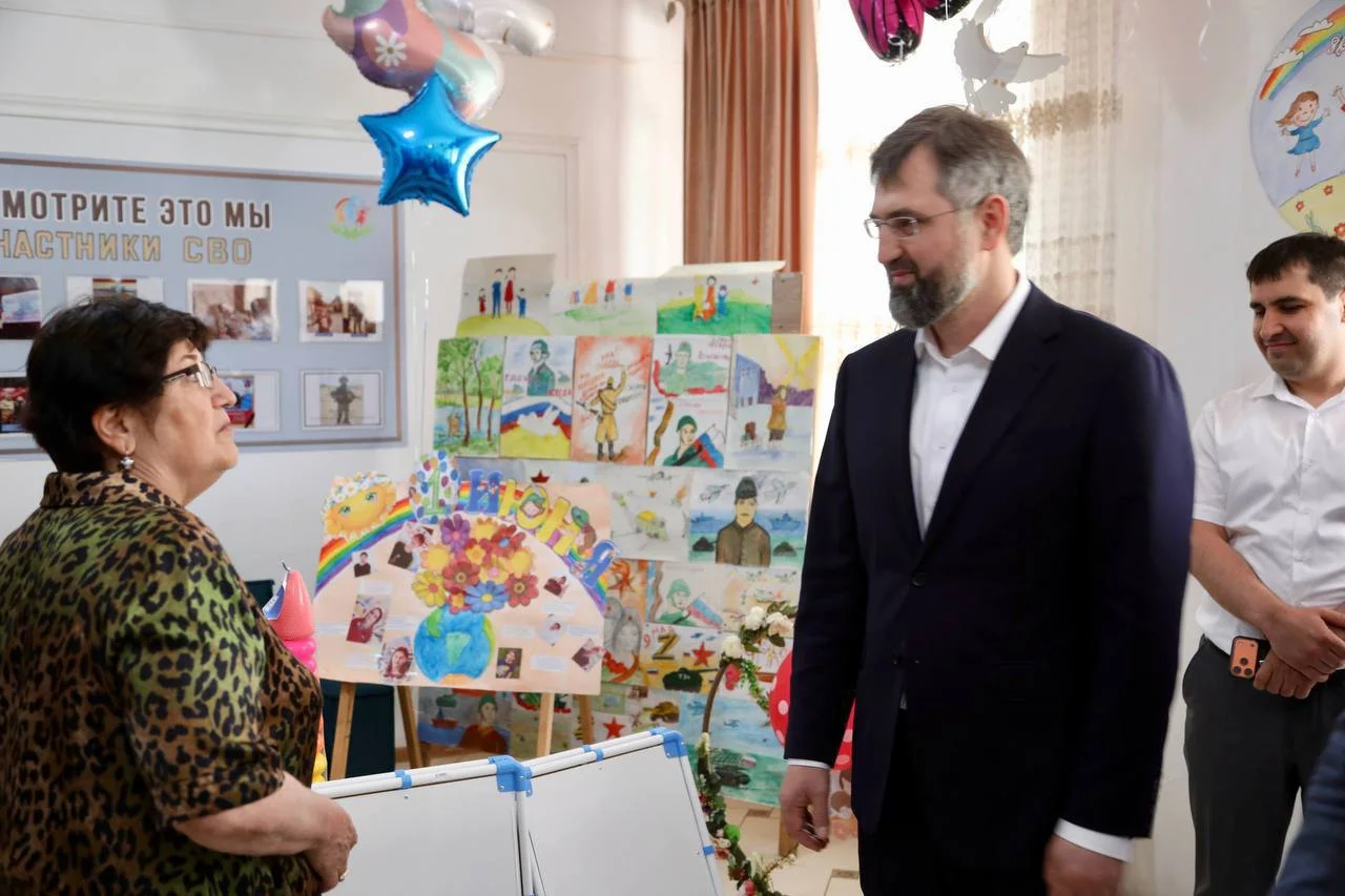 Глава кабмина РД поздравил воспитателей и работников дошкольных учреждений с профессиональным праздником