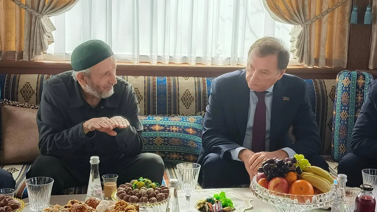 Заур Аскендеров поздравил муфтия Дагестана шейха Ахмада-Афанди Абдулаева с днем рождения