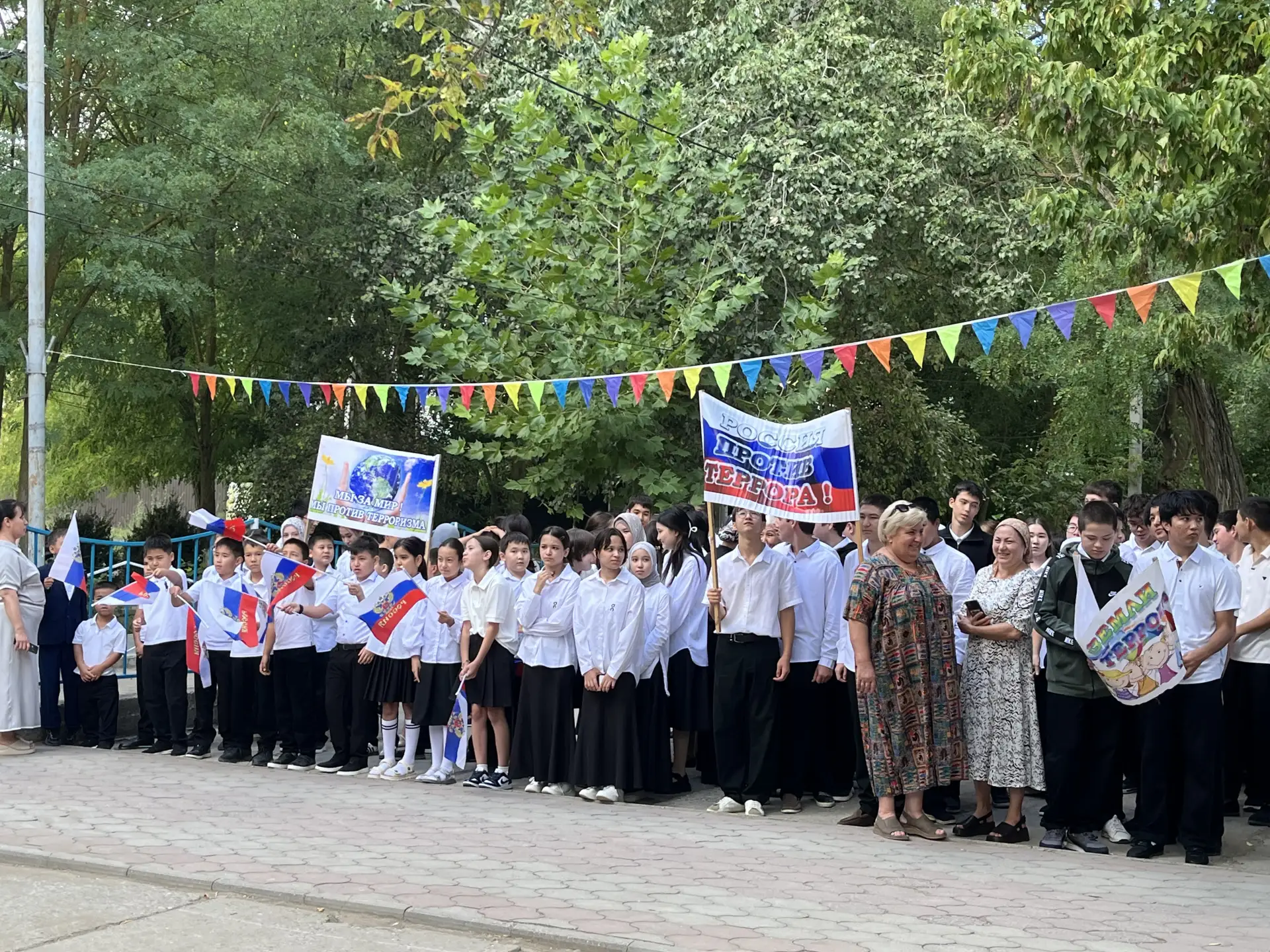Память жива:В Ногайском районе проходят митинги ко Дню борьбы с терроризмом