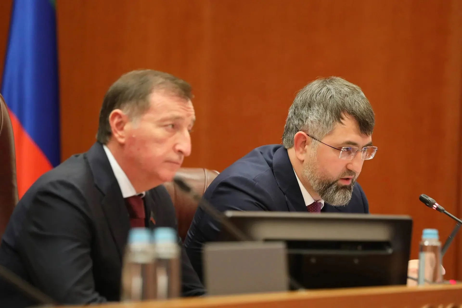 Магомед Рамазанов обсудил с фракцией „Единая Россия“ повестку третьей сессии Народного Собрания