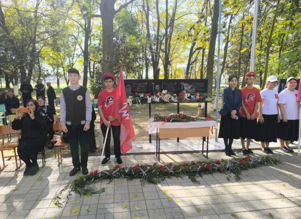 В с. Карагас Ногайского района открыли мемориальные доски погибшим участникам СВО