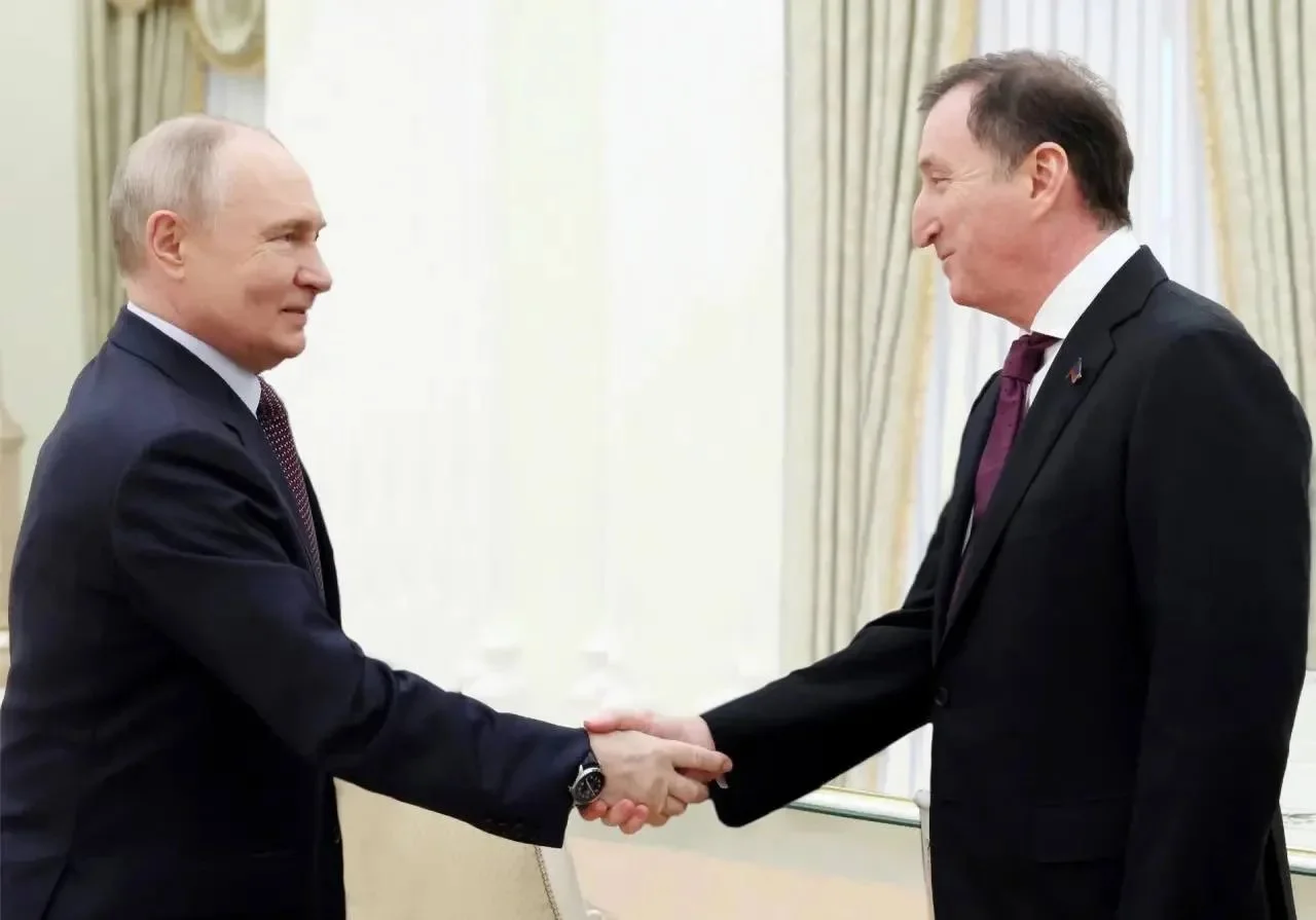 Заур Аскендеров от имени дагестанского парламента поздравил Владимира Путина с днем рождения