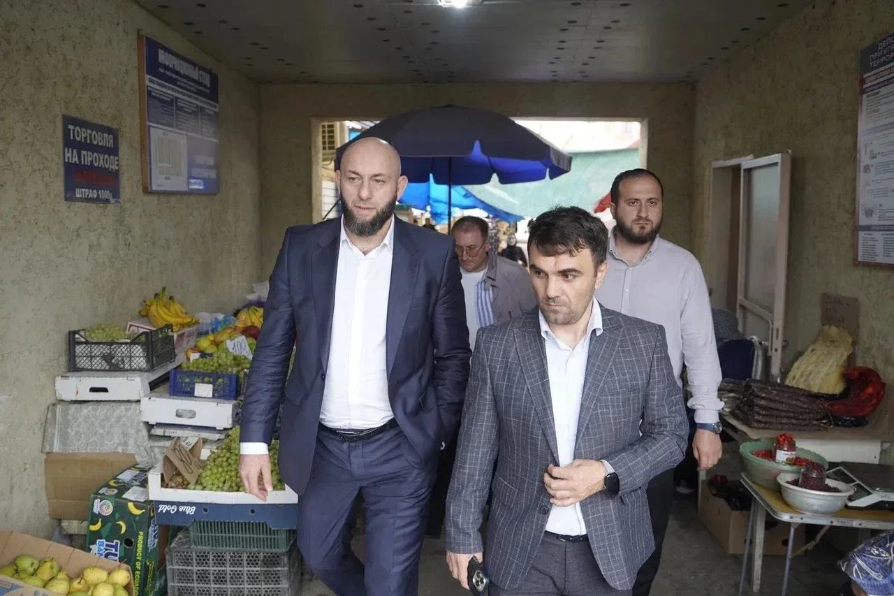 В Кизилюрте прошёл рейд по развитию безналичной оплаты среди предпринимателей