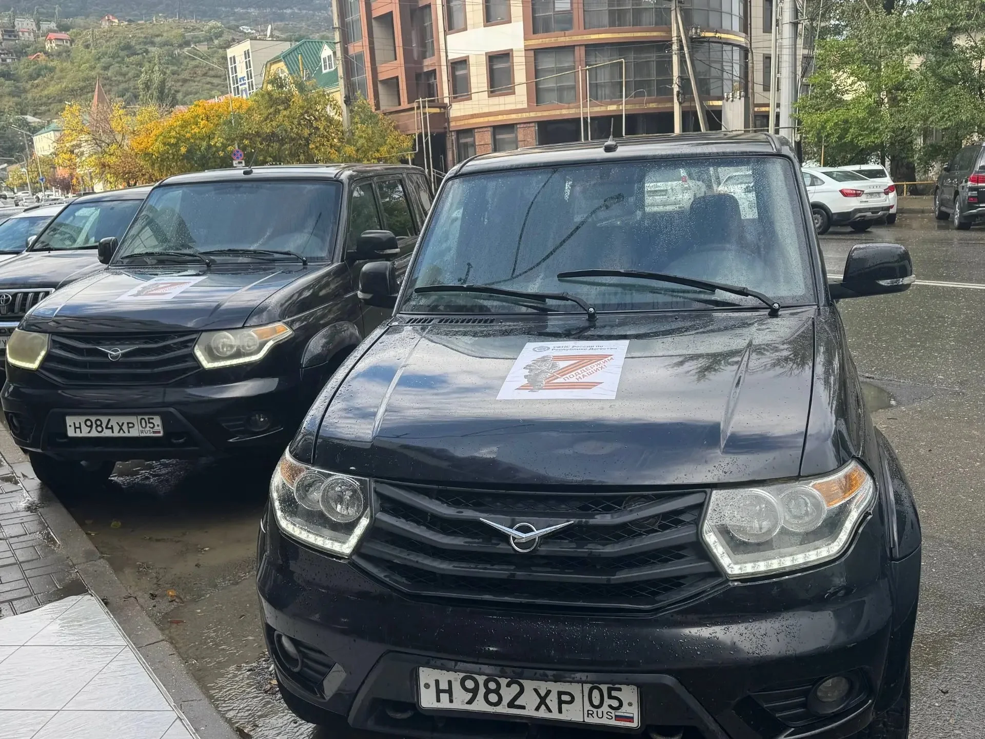 УФНС по Дагестану передало „Народному фронту“ 12 автомобилей и гуманитарный груз на 600 тысяч рублей для участников СВО