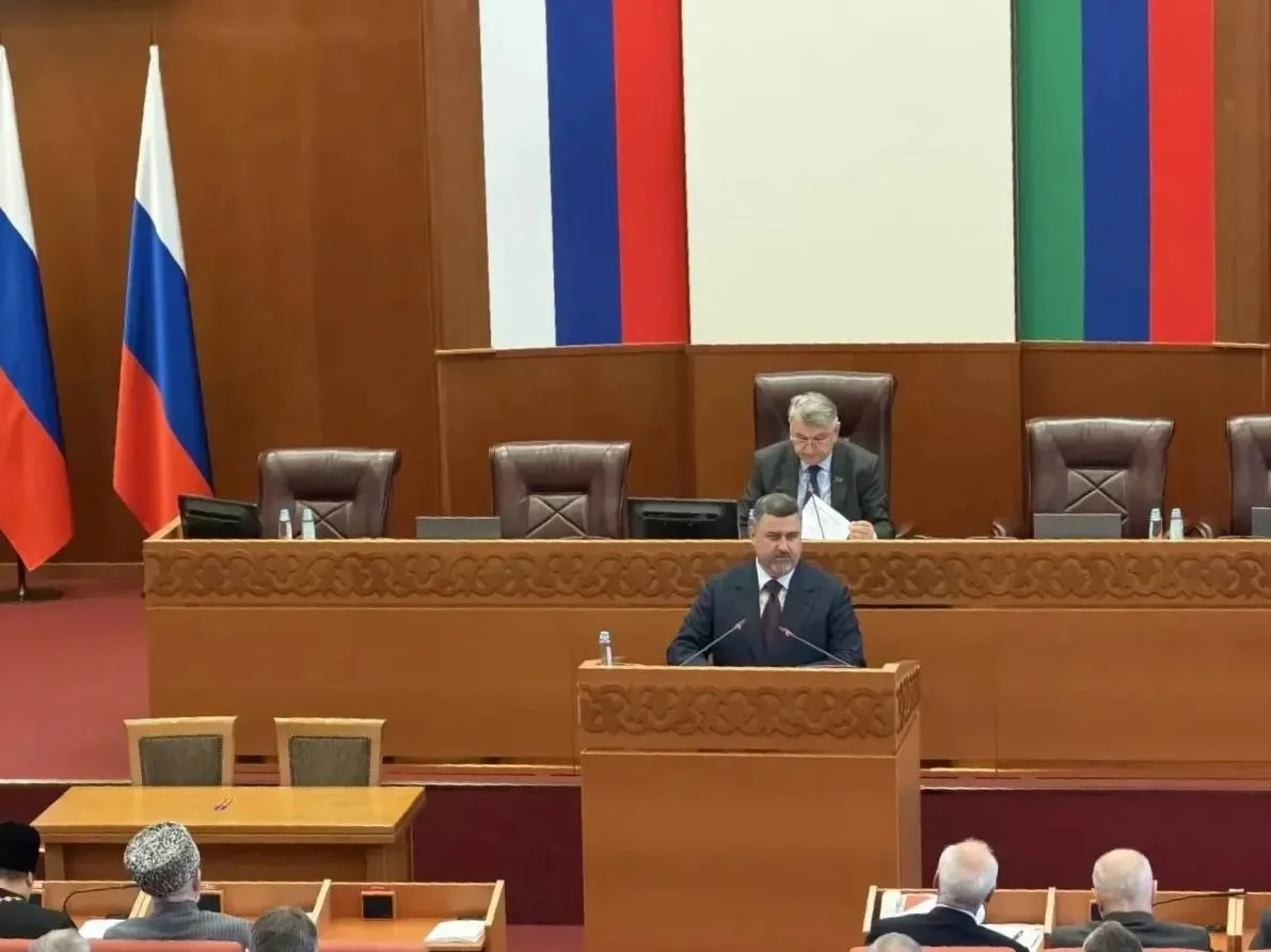 В Махачкале стартовала 1-ая сессия дагестанского парламента 8-го созыва