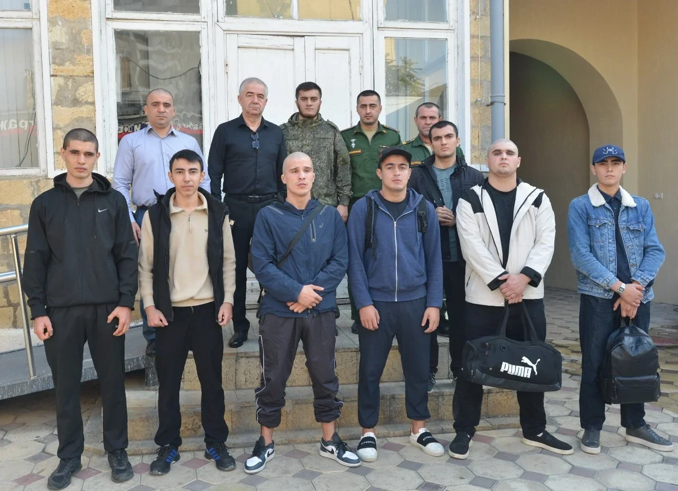 Третья отправка осени: из Дербента направили семь новобранцев