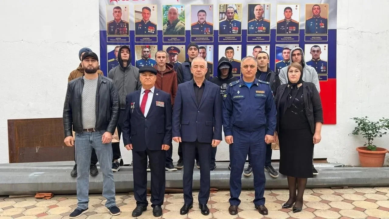 В Дербентском военкомате торжественно проводили призывников на срочную службу