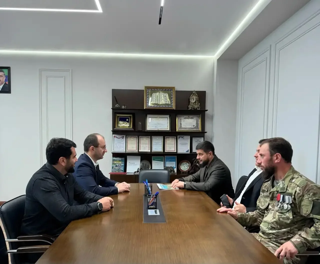 Защита молодёжи от деструктивного контента: в МФЦ Дагестана обсудили сохранение традиционных ценностей