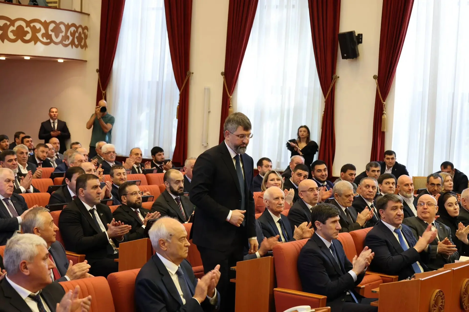 Важное кадровое решение: в Дагестане утвердили главу Правительства — кандидатуру поддержали все депутаты