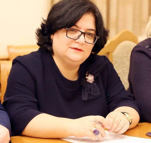 Патимат Омарова прокомментировала поправку о закреплении молодежной политики государства в Конституции РФ