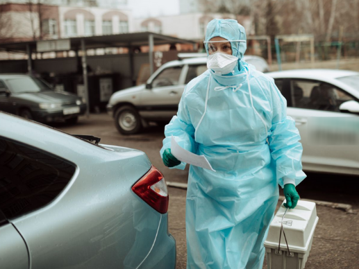 В Дагестане автоволонтеры бесплатно доставляют врачей к больным коронавирусом