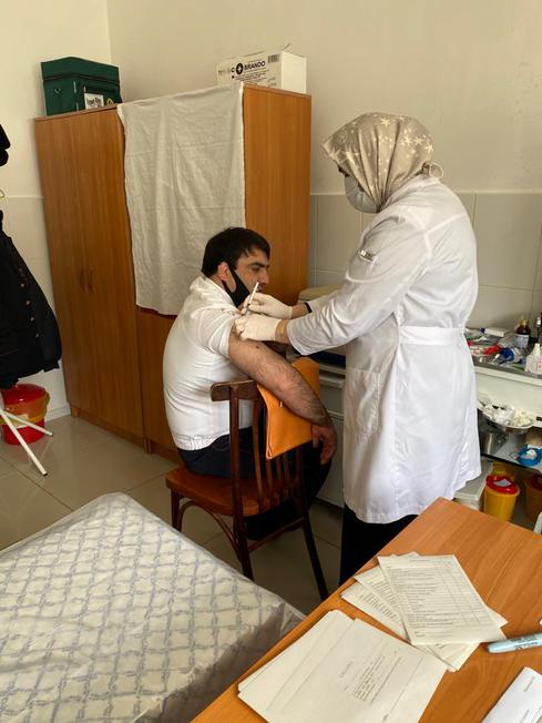Полицейские Акушинского района начали вакцинироваться от коронавируса