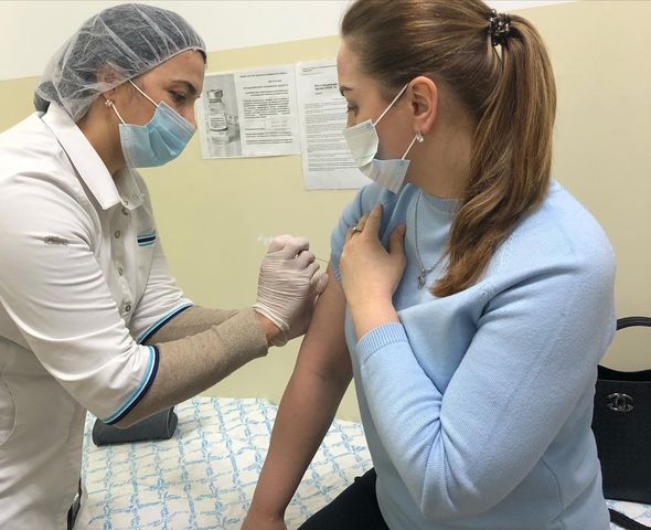 Прививочная компания от COVID-19 проходит в учреждениях Минтруда Дагестана