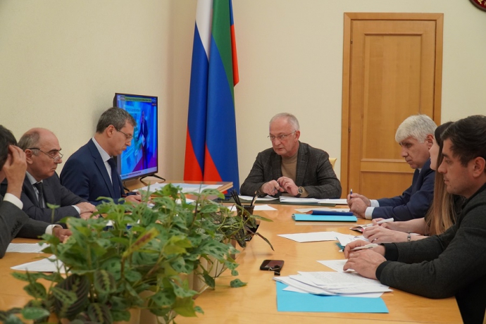 Вопросы оптимизации расходов на аренду административных зданий обсудили в Правительстве РД