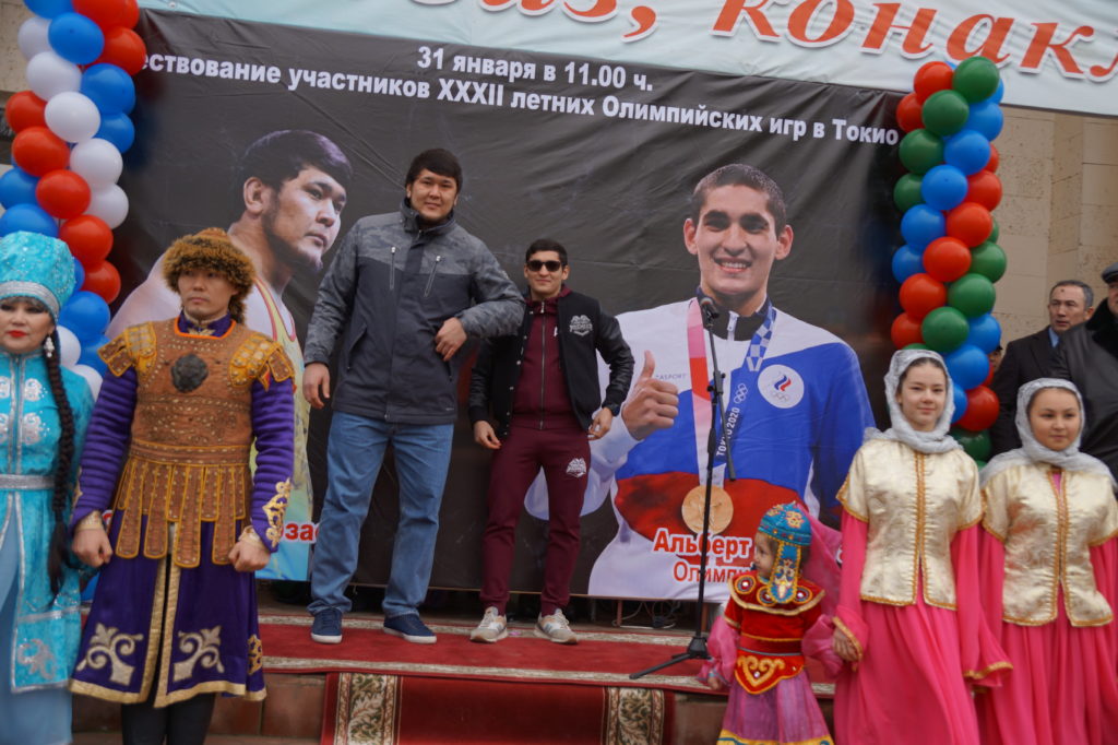 В Ногайском районе прошло  чествование олимпийского чемпиона Альберта Батыргазиева и Юсупа Батырмурзаева