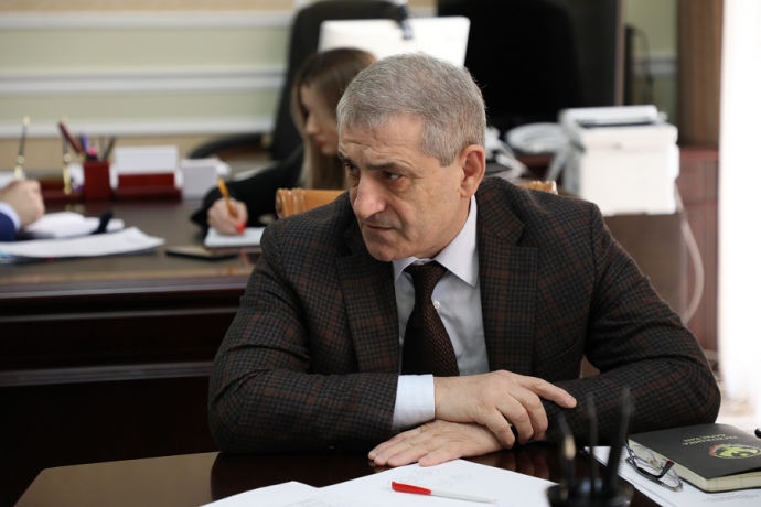 Ризван Газимагомедов предложил установить на одном уровне оптовую и розничную цену на отдельные виды продовольственных товаров