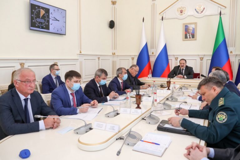 В Махачкале под руководством Сергея Меликова прошло заседание Оперативного штаба по обеспечению устойчивости развития экономики Республики Дагестан