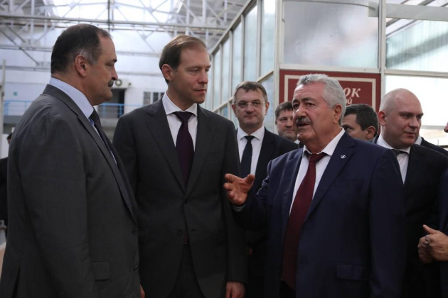Вице-премьер России и глава республики ознакомились с деятельностью одного из ведущих промышленных предприятий Дагестана – концерна «КЭМЗ»