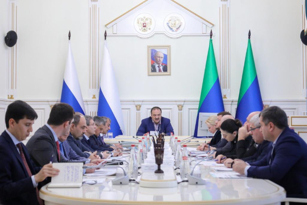 Глава Дагестана провел совещание по вопросам строительства и капремонта образовательных учреждений