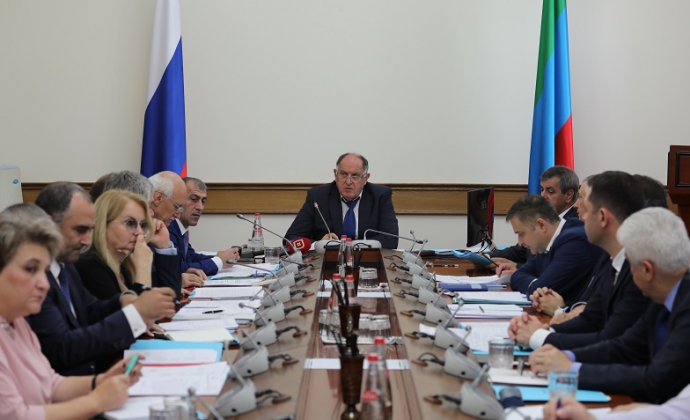 В Правительстве Дагестана прошло заседание по вопросам освоения средств