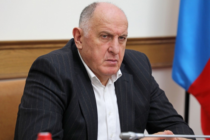 Абдулмуслим Абдулмуслимов провел совещание по вопросам социально-экономического развития Карабудахкентского района