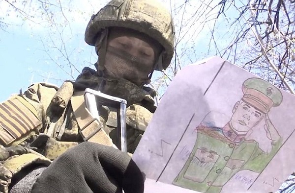 Дагестанские дети продолжают писать письма военнослужащим, участникам СВО