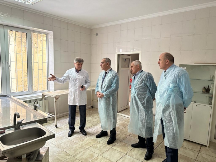 Нариман Абдулмуталибов посетил Республиканскую ветеринарную лабораторию