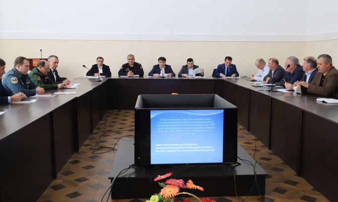 В Табасаранском районе обсудили преимущества контрактной военной службы