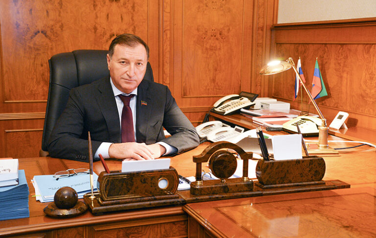 Председатель Народного Собрания РД Заур Аскендеров поздравил дагестанцев с праздником Ураза-байрам