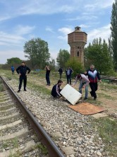 Сотрудники Минздрава РД в рамках субботника убрали территорию "бархана Сарыкум"