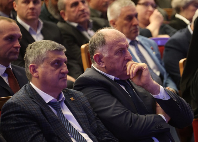 Абдулмуслим Абдулмуслимов: «Правительство подготовит план по исполнению каждого поручения из Послания Главы Дагестана»