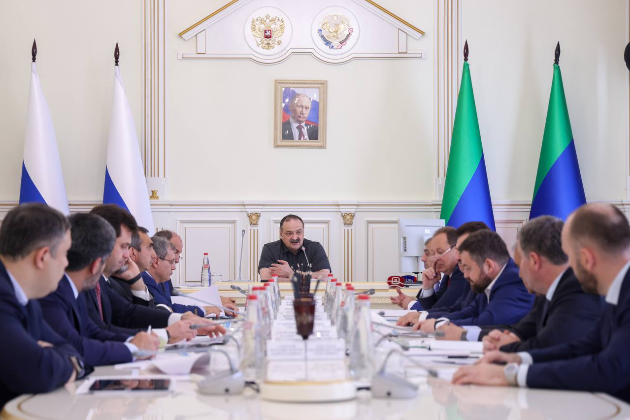 Сергей Меликов провел совещание о ходе строительства и капитального ремонта школ в Дагестане