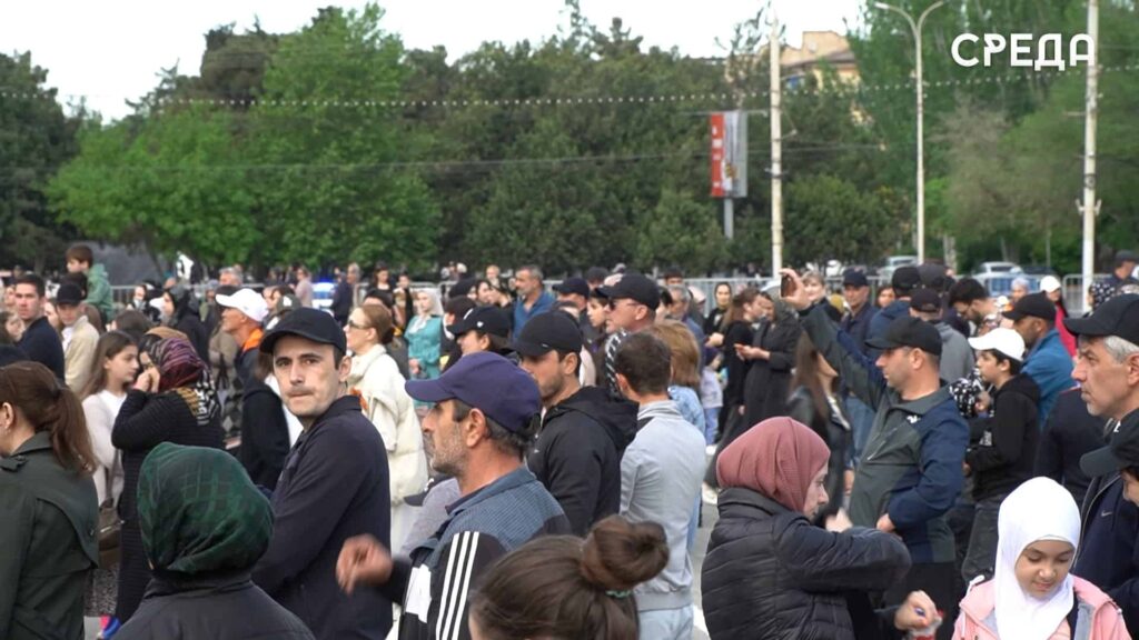 В Каспийске в мероприятиях ко Дню Победы приняло участие около 10 тысяч горожан и гостей