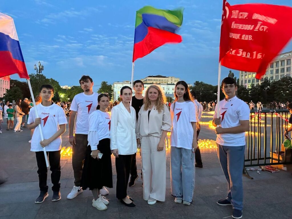 Активисты Движения Первых приняли участие в Международной акции «Огненные картины войны» 