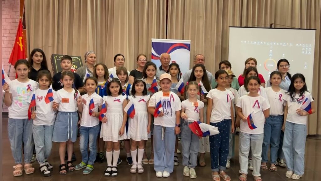 В Дербентском музее-заповеднике провели мероприятие «Россия — Родина моя» ко Дню России