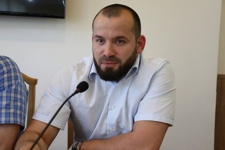 Эмин Мерданов предложил гамсутлинцам несколько вариантов для дальнейшего развития аула-призрака