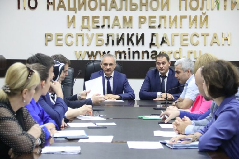 В Махачкале прошел круглый стол,посвященный женщинам в обществе