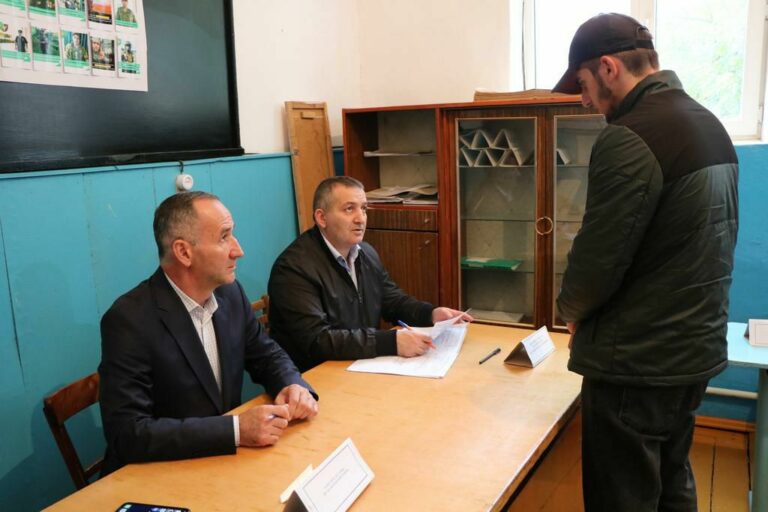 В Казбековском районе стартовал осенний призыв
