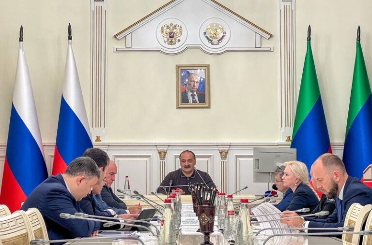 Сергей Меликов провел совещание по вопросам строительства социальных объектов