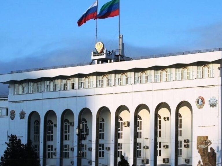А. Абдулмуслимов внес изменения в управленческий состав Минэнерго и Минтруда РД