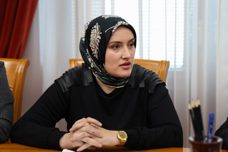 Патимат Пайзулаева поблагодарила главу Дагестана от имени вдов погибших на СВО дагестанцев