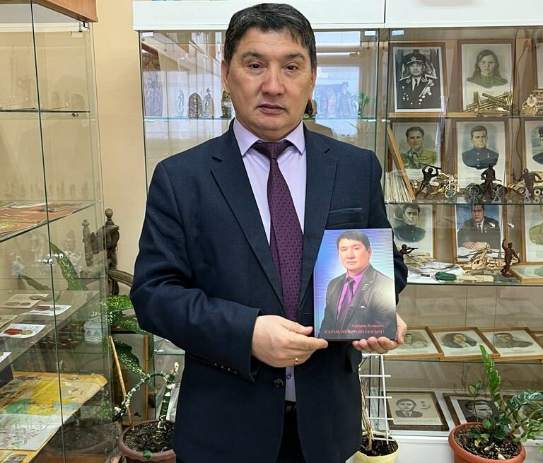 Вышла в свет новая книга Альберта Тамакаева