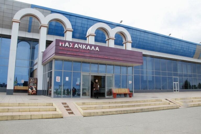 За новогодние праздники аэропорт Махачкалы принял 94 тысячи пассажиров