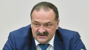 Сергей Меликов держит на контроле расследование по факту отравления детей в Казбековском районе