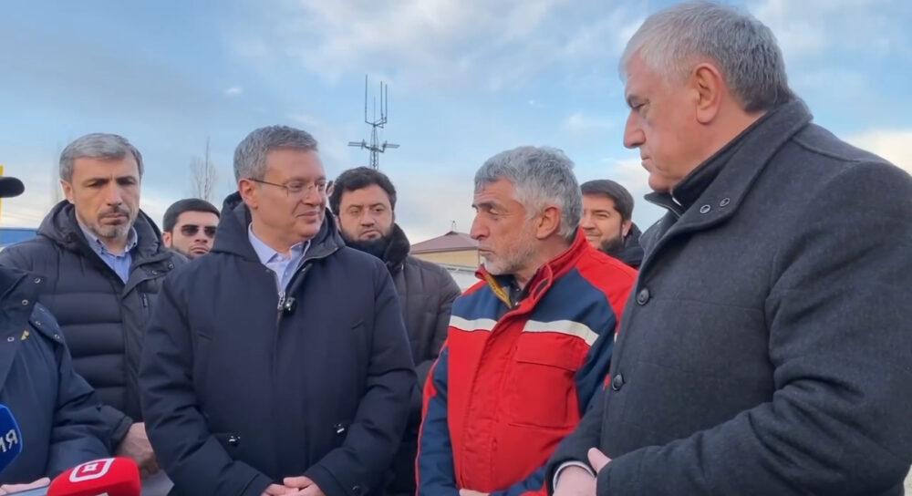 стресс в офисе. выход из строя и подход к начальнику. картинки про начальство. порядок подхода к начальнику. воинское приветствие подход к начальнику.