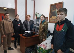Школьники  Кизлярского района собрали посылки на передовую