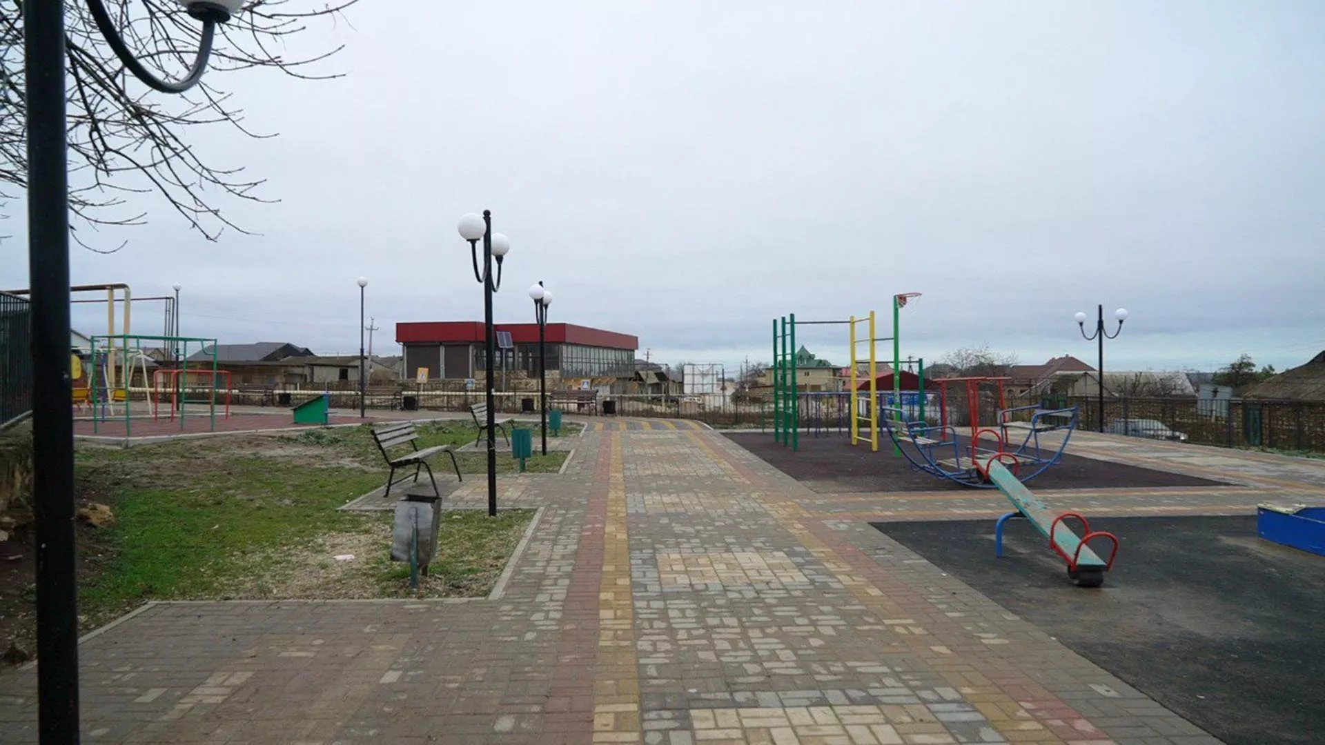 В КАЯКЕНТСКОМ РАЙОНЕ ДАГЕСТАНА БЛАГОУСТРОИЛИ ПАРКОВУЮ ЗОНУ